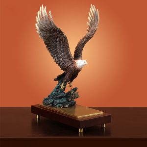 Brass Spread‑Wings Realistic Eagle Statue Decorative Ornament for Living Room Display Business Corporate Gift
